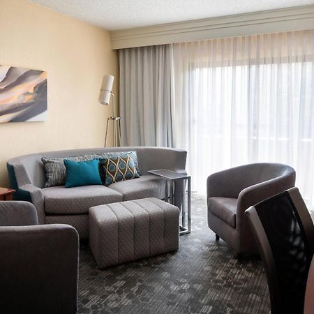 Courtyard By Marriott Denver Central Park Dış mekan fotoğraf