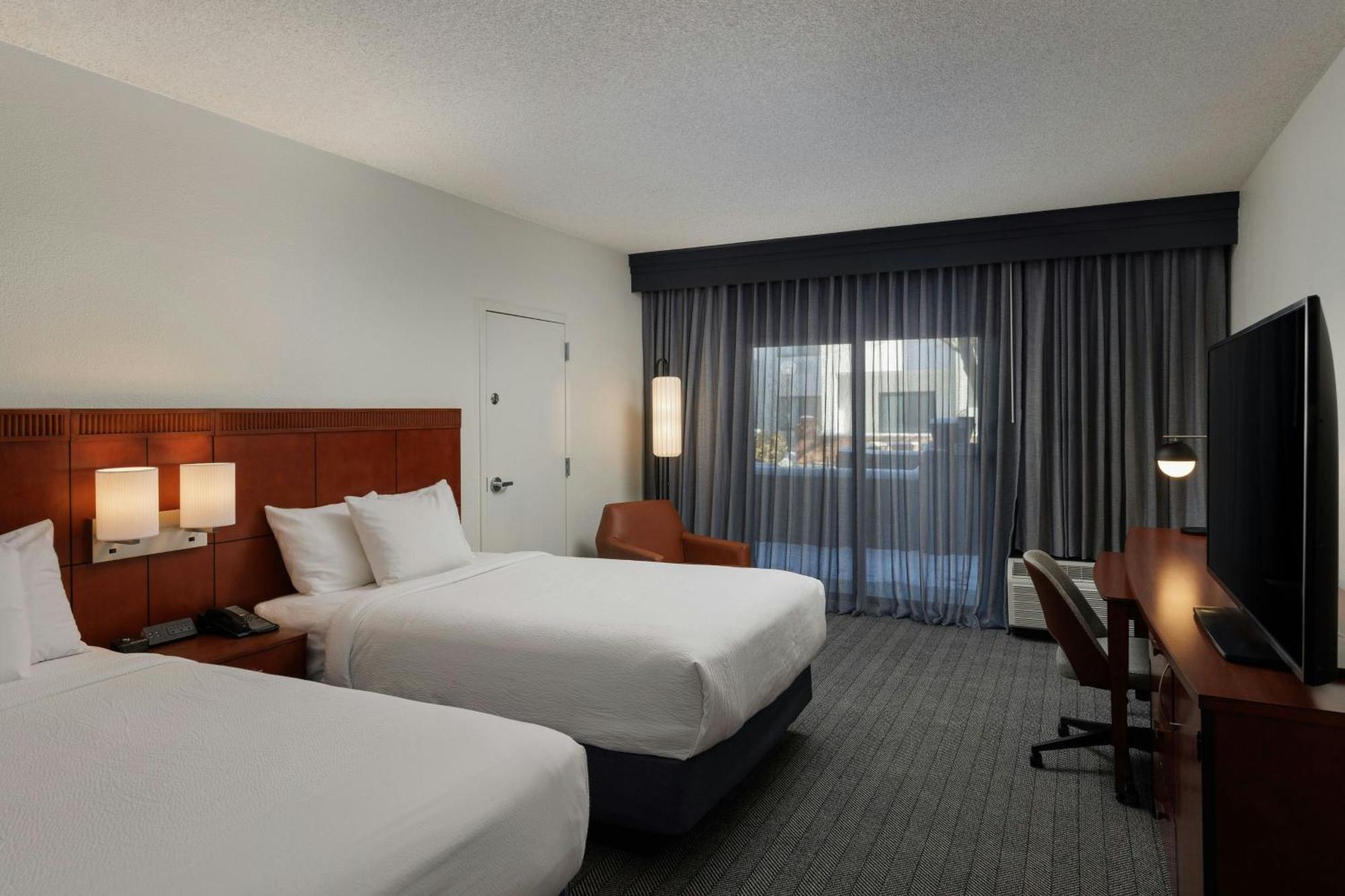Courtyard By Marriott Denver Central Park Dış mekan fotoğraf