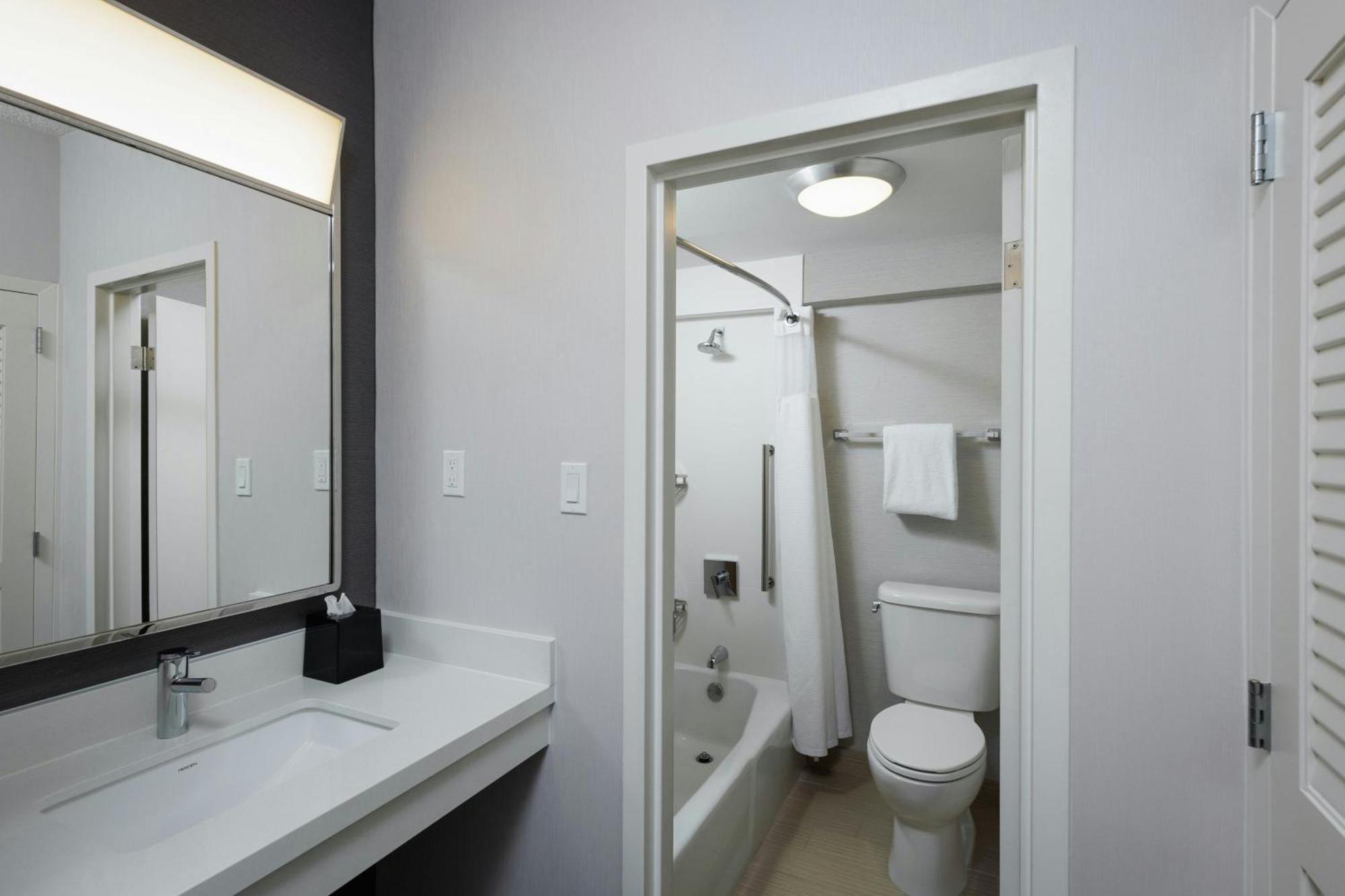 Courtyard By Marriott Denver Central Park Dış mekan fotoğraf