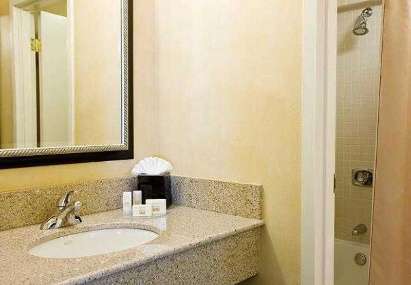 Courtyard By Marriott Denver Central Park Dış mekan fotoğraf